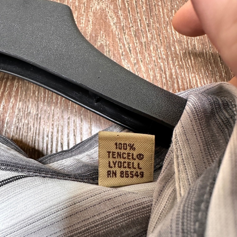 Tommy Bahama Mens Large Gray White Striped 100% Tencel Short Sleeve Camp Shirt - Picture 5 of 9
